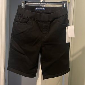 Willow Women's Classic Black Bermudas